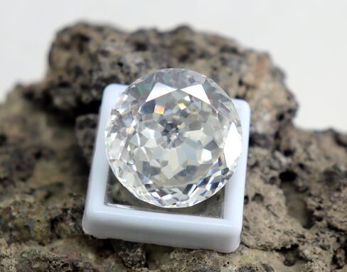63Ct Natural White Zircon Gemstone Round Cut 19x13.3mm | Certified Faceted Loose Zircon | Big Size Jewelry-Grade Stone in Saudi Arabia