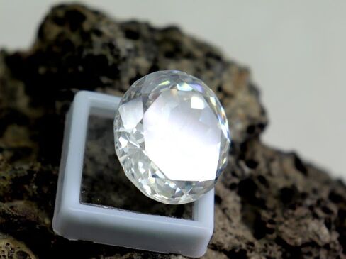 63Ct Natural White Zircon Gemstone Round Cut 19x13.3mm | Certified Faceted Loose Zircon | Big Size Jewelry-Grade Stone in Saudi Arabia