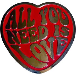 مشبك حزام على شكل قلب - اقتباس "All We Need Is Love"، مشبك معدني رومانسي من المينا الصلبة، إكسسوار ملابس على شكل قلب، هدية عيد الحب in Kuwait