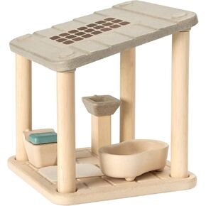 مجموعة أثاث بيت الدمى الخشبية الكلاسيكية من PlanToys - غرفة نوم مع طفل (7329) / مصنوعة بشكل مستدام من الخشب المطاطي والدهانات والأصباغ غير السامة in Saudi Arabia