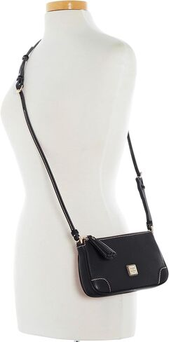 حقيبة يد Dooney & Bourke، حقيبة كروس رفيعة من Pebble Grain in Saudi Arabia
