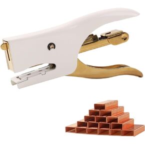 دباسة صغيرة كلاسيكية - دباسة ذات طيات صغيرة محمولة باليد بسعة 12 ورقة مع 3000 قطعة رقم 10 دبابيس للمكتب، والمدرسة، والحرف اليدوية، وختم أكياس كرافت للإخراج (أبيض، صغير) in Kuwait