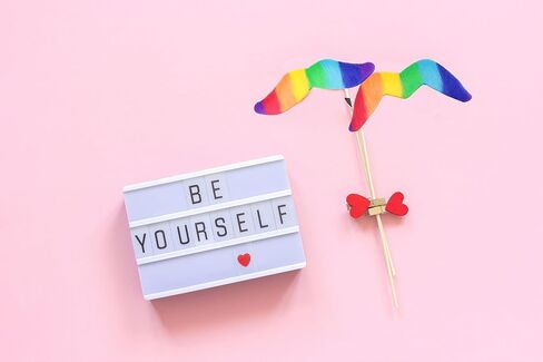 3 قطع من الشوارب المزيفة ذاتية اللصق، أزياء اللحية المشعرة الجديدة وشعر الوجه لمستلزمات حفلات عيد الميلاد وزينة شارب قوس قزح in Kuwait