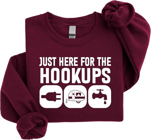 تي شيرت برسومات مرحة للتخييم من Just Here for The Hookups RV | قميص فكاهة كامبر موتورهوم | ملابس الرحلات البرية في الهواء الطلق | للجنسين الرجال النساء هوديي كم طويل in Saudi Arabia