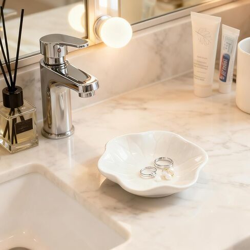 30 قطعة من طبق الحلقات، صينية حلية اللوتس من السيراميك الأبيض مقاس 4.5 بوصة هدية لوصيفة العروس، حامل مجوهرات صغير in Kuwait