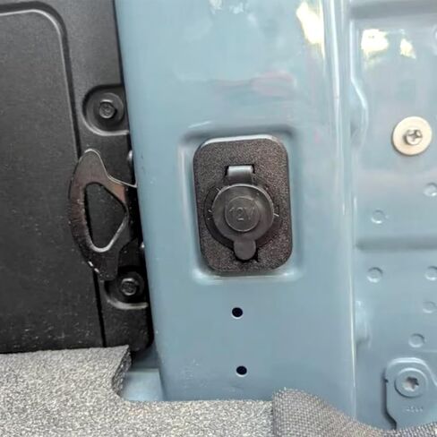 طقم مقبس سجائر 12 فولت لـ Ford Maverick Flexbed (2022+)، طقم شاحن USB 12 فولت لاستبدال محول Ford Maverick Flexbed E-DIY بالأسلاك (مقبس سجائر) in Kuwait