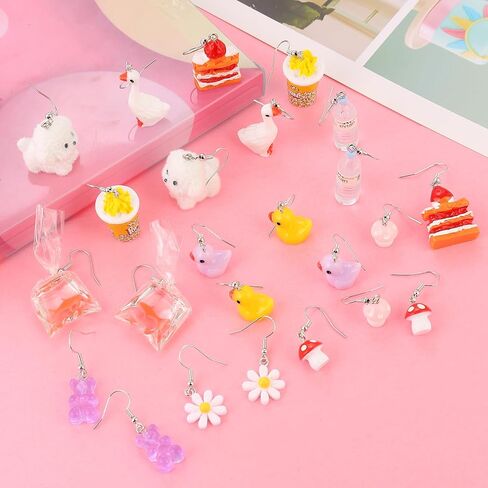 مجموعة 36 زوجًا من الأقراط المرحة اللطيفة للنساء أقراط متدلية رائعة وغريبة مصنوعة من مجوهرات الراتنج العصرية والمضحكة in Kuwait