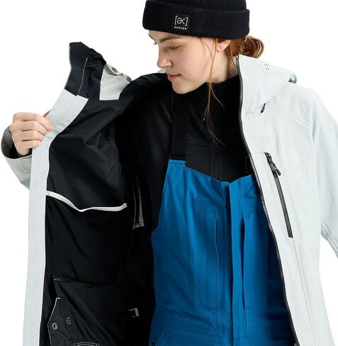 سترة Burton, AK GORE-TEX Upshift - للنساء، رمادي كلاود، S in Saudi Arabia