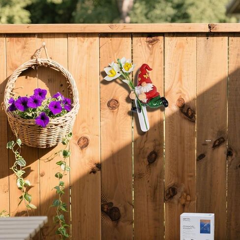 Gnome Statue Wall Vase - Unique 3D Wall Sculpture, Garden Gnome Resin Dwarf with Glass Test Tube, Mounted Wall Flower Vase & Planter for Living Room, Bedroom, Office & Farmhouse Home (A) in Kuwait