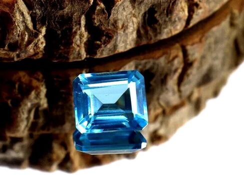 Natural Blue Aquamarine Gemstone 8-9 CT – Emerald Cut, Certified Loose Stone for Jewelry Making in Saudi Arabia
