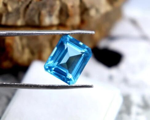 Natural Blue Aquamarine Gemstone 8-9 CT – Emerald Cut, Certified Loose Stone for Jewelry Making in Saudi Arabia