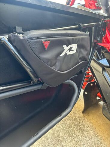 أكياس Can-am Maverick X3 للأبواب الجانبية وحقيبة مقعد بشعار X3 بنمط الكربون الأسود 3 قطع (شعار X3 أسود بالكامل)، 850006 in Saudi Arabia
