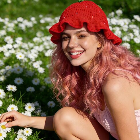 قبعة دلو كروشيه فراولة للنساء، قبعة متماسكة لطيفة على شكل فراولة حمراء مع حافة مكشكشة، قبعة صياد محبوكة ناعمة مترهلة in Kuwait