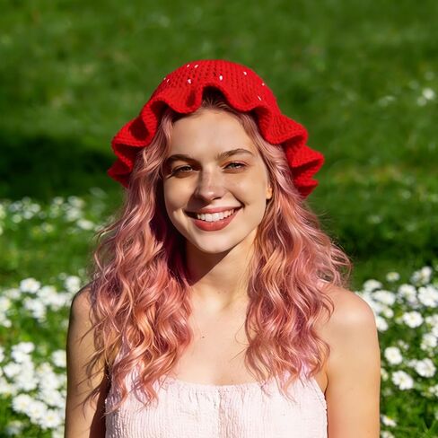 قبعة دلو كروشيه فراولة للنساء، قبعة متماسكة لطيفة على شكل فراولة حمراء مع حافة مكشكشة، قبعة صياد محبوكة ناعمة مترهلة in Kuwait