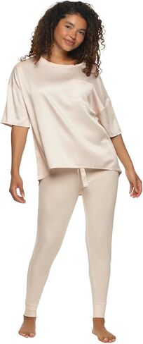 طقم بيجامة من Felina Elysees Rich Satin Tee وKnit Jogger in Saudi Arabia