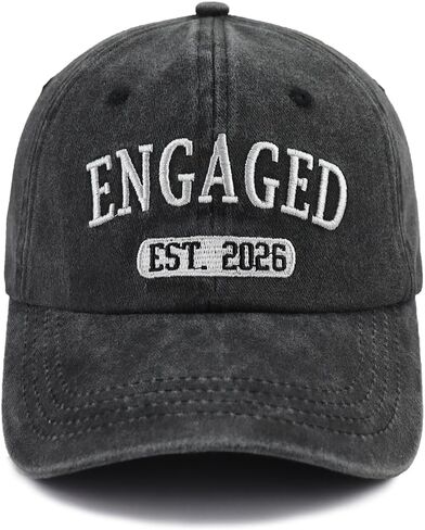 Est 2026 هدايا الخطوبة للأزواج، قبعة مخطوبة حديثًا، قبعة بيسبول قطنية مطرزة قابلة للتعديل للرجال والنساء in Kuwait