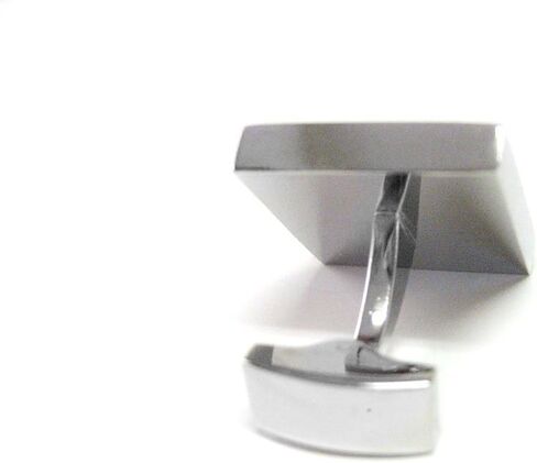 Kiola Designs Veni Vidi Vici Cufflinks in Saudi Arabia