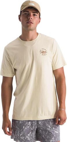 تي شيرت رجالي بأكمام قصيرة مطبوع عليه Sunrise Escape من The North Face - تي شيرت برسومات كاجوال، مقاس عادي، نسيج قطني ناعم in Saudi Arabia