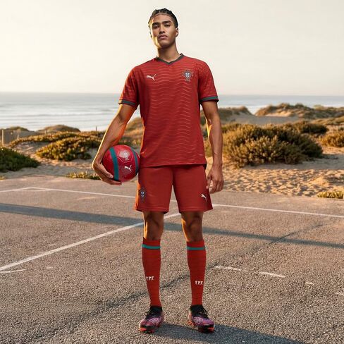 نسخة طبق الأصل من شورت FA Portugal للرجال من بوما in Kuwait