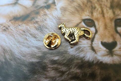Jim Clift Design Cheetah Gold Lapel Pin in Saudi Arabia
