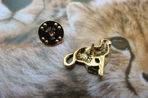 Jim Clift Design Cheetah Gold Lapel Pin in Saudi Arabia
