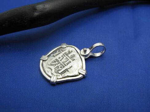 Small Versatile Sterling Silver Reproduction Pendant of a "1 Reale" Pirate Doubloon in Kuwait