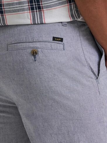 شورت Lee الرجالي Extreme Motion Flat Front، Academy Chambray، 32 in Saudi Arabia