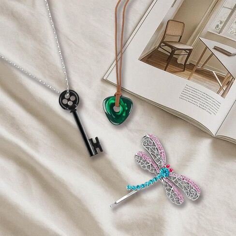 مجموعة إكسسوارات تنكرية مكونة من 4 قطع للنساء والرجال، نظارات على شكل أزرار، قلادتين للمفاتيح، مشبك شعر اليعسوب، دعائم مجوهرات الهالوين لتزيين الحفلات باللون الأسود in Kuwait