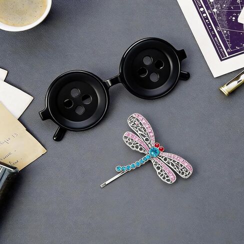 مجموعة إكسسوارات تنكرية مكونة من 4 قطع للنساء والرجال، نظارات على شكل أزرار، قلادتين للمفاتيح، مشبك شعر اليعسوب، دعائم مجوهرات الهالوين لتزيين الحفلات باللون الأسود in Kuwait