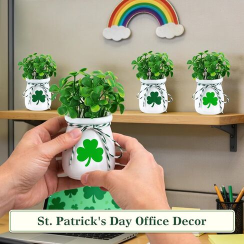ديكورات عيد القديس باتريك للطاولة - عبوة من 4 مزهريات صغيرة لتزيين نبات النفل مع أعواد نبات النفل الاصطناعية، ديكور يوم القديس باتريك للمنزل والمكتب in Kuwait
