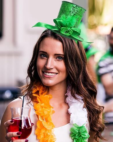 St. Patrick's Day Mini Top Hat Headband, Green Bow with Feathers and Rose, St Leprechaun Top Hat Headbands Irish Festival Hair Accessory in Saudi Arabia