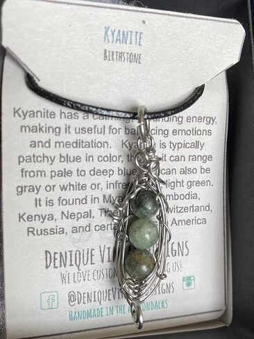 بازلاء الكيانيت الخضراء القابلة للتخصيص في قرنة PeaPod (1،2،3،4،5 أو 6) سلك قلادة ملفوف بالفولاذ / الفضة / النحاس / البرونز / النحاس / التيتانيوم / الحديد الأسود / الذهب عيار 14 / الذهب الوردي عيار 14 قيراط / النيوبيوم الأسود in Kuwait