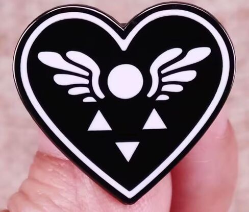 دلتا رون دلتارون هارت Undertale Sans Papyrus Indie لعبة فيديو 1.1 بوصة شارة دبوس المينا in Saudi Arabia