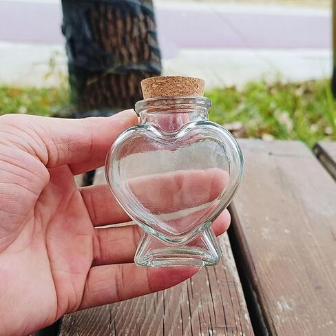3 قطع من الجرار الزجاجية على شكل قلب مع أغطية الفلين، حاوية صغيرة لطيفة سعة 2.7 أونصة، زجاجات زجاجية صغيرة لمشاريع الحرف الفنية التي تصنعها بنفسك، لوازم حفلات الديكور في عيد الحب وعيد الأم in Kuwait