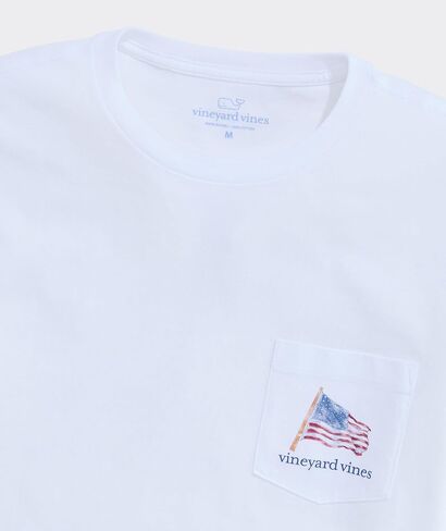 تي شيرت Vineyard Vines للرجال مطبوع عليه علم البحر اللامع بأكمام طويلة وجيب in Kuwait