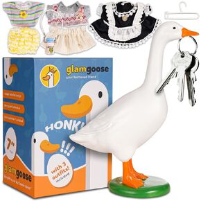 أوزة مكتب مع مجموعة من ثلاثة ملابس أوزة مكتبية مقاس 7 بوصات، تمثال أوزة سطح المكتب مع قاعدة مرجحة، ديكور منزلي لطيف، ديكور مكتب مكتب، هدايا عيد ميلاد للنساء (مجموعة ب) in Kuwait