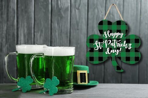 لافتة خشبية لعيد القديس باتريك السعيد، زينة شامروك منقوشة باللون الأخضر، معلقة على باب يوم القديس باتريك لديكور يوم القديس باتريك in Kuwait