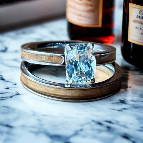 BW James Jewellers "طقم الزفاف ليدي بوربون من التيتانيوم الأبيض اللامع مع قطع بيضاوية التوباز الأبيض الأصلي المستصلح بواسطة خاتم خشبي من برميل بوربون للنساء مجوهرات الزفاف مقاسات 3-10 in Saudi Arabia