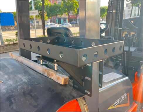 صينية أدوات الجرار، مع دعامة تثبيت، يمكن تركيبها على هيكل الحماية من الانقلاب (ROPS)، متوافقة مع جرارات جون ديري وكوبوتا والجزازات ذات الدوران الصفري in Kuwait