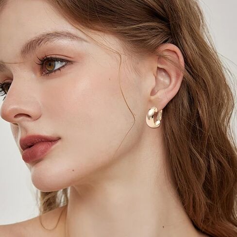 Beebeecraft 1 Box 12Pcs Clip On Hoop Earrings 18K Gold Plated Brass Screw Non-Pierced Clip-on Chunky Huggie Earring with 12Pcs Ear Pads for Gift Women in Saudi Arabia