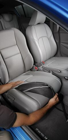 Clazzio 2020-2023 Toyota Tacoma Double Cab Power Driver Seat غطاء مقعد جلدي أسود in Kuwait