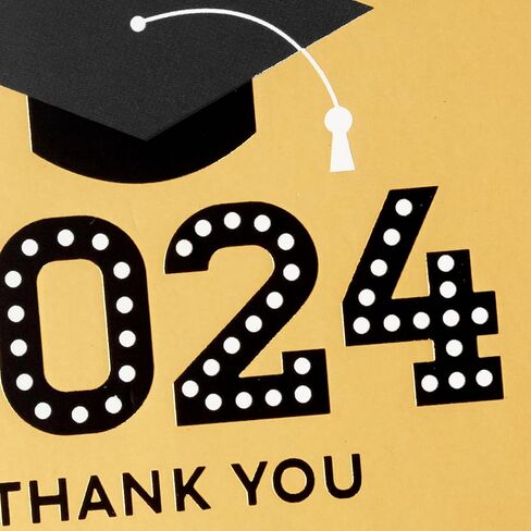 بطاقات شكر للتخرج من هولمارك 2023، وقبعة تخرج ذهبية (40 رسالة شكر مع مظاريف) in Saudi Arabia