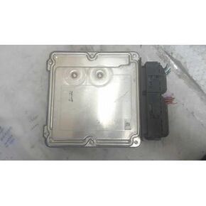 وحدة التحكم في المحرك ECM 2.0L Turbo تناسب 16-17 متوافقة مع Audi A5 8K5 907 115 Q 8K5907115Q in Kuwait