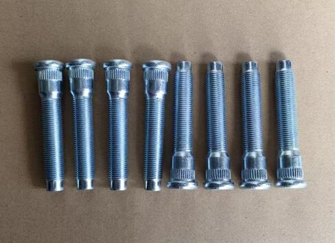 8pcs 9/16-18 Rear Serrated Wheel Lug Stud Bolts 610-303 3.28 in. UHL Replacement for 1985-2004 Ford F-250, 85-97 F-350, 87-04 E-350 Econoline, 00-04 E-450 in Saudi Arabia