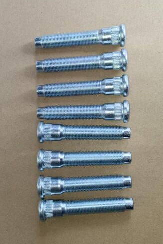 8pcs 9/16-18 Rear Serrated Wheel Lug Stud Bolts 610-303 3.28 in. UHL Replacement for 1985-2004 Ford F-250, 85-97 F-350, 87-04 E-350 Econoline, 00-04 E-450 in Saudi Arabia