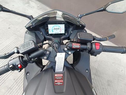 Venom X22GT 250cc EFI Fully Automatic Street Motorcycle – 250cc Auto Sportbike, Street Legal, Fuel Injected, Water-Cooled Engine, Digital Speedometer, LED Lights, 17/16" Wheels, Highway Capable Moto in Kuwait