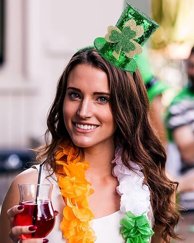 Hikkcos St Patricks Day Mini Top Hat Headband Leprechaun زي قبعة خضراء أعلى قبعة عقال الأيرلندية الترتر شامروك اكسسوارات للنساء زي in Saudi Arabia