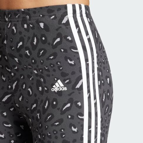 بنطال ضيق بطبعة حيوانات من adidas Essentials 3-Stripes رمادي/كربوني/أسود LG in Saudi Arabia