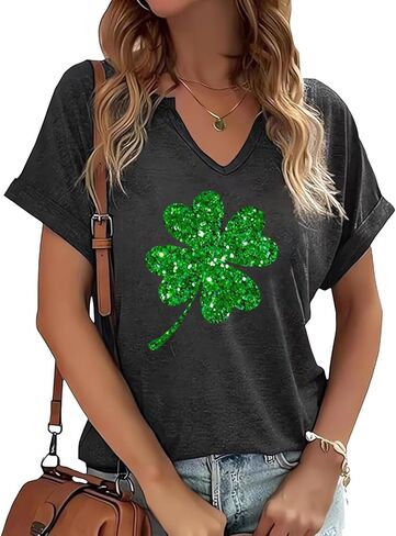 قمصان يوم القديس باتريك برقبة على شكل حرف V للنساء قميص برسومات Lucky Irish Shamrock Clover كاجوال بأكمام قصيرة in Kuwait