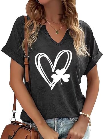 قمصان يوم القديس باتريك برقبة على شكل حرف V للنساء قميص برسومات Lucky Irish Shamrock Clover كاجوال بأكمام قصيرة in Kuwait